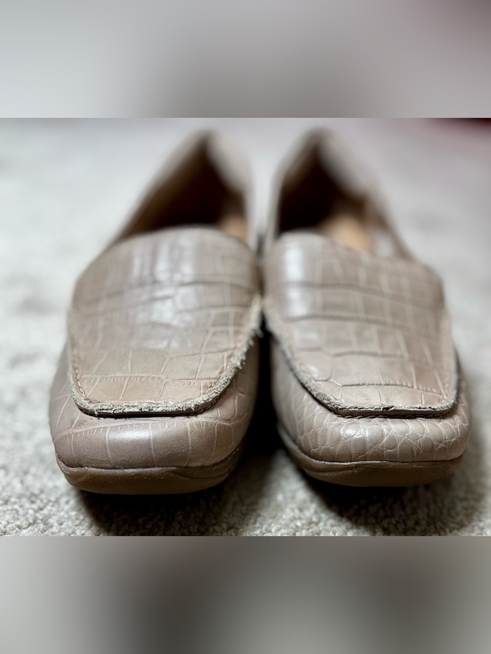 Easy Spirit Abide Loafers Beige Croc Print Size 6W Like New - Picture 2 of 6
